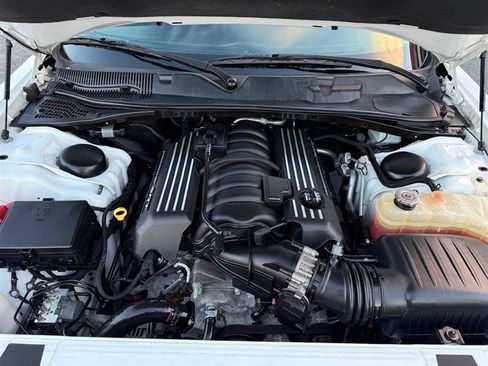 Used 2017 Dodge Challenger R/T Scat Pack w/ Leather Interior Group image 29