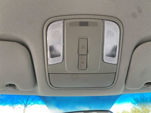 Used 2018 Kia Sedona L image 20