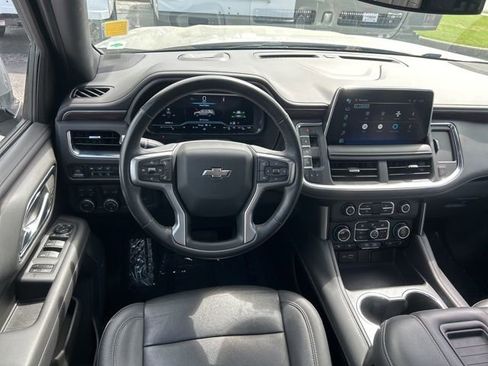 Used 2023 Chevrolet Suburban Z71 w/ Luxury Package image 28