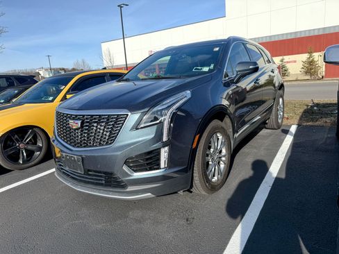Used 2020 Cadillac XT5 Premium Luxury image 2