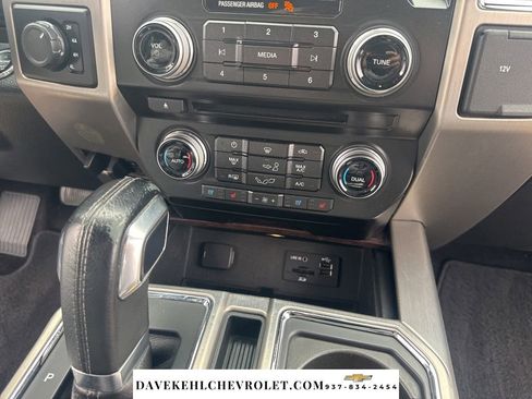 Used 2015 Ford F150 Platinum w/ Equipment Group 701A Luxury AWD/4WD image 26