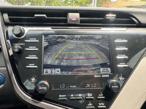 Used 2019 Toyota Camry LE Hybrid w/ Audio Package FWD image 26