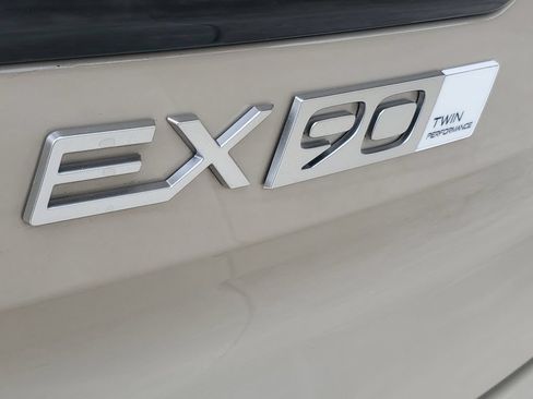 Certified 2025 Volvo EX90 Ultra AWD/4WD image 8