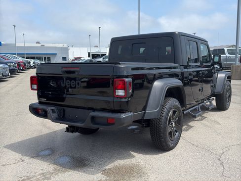 Used 2020 Jeep Gladiator Sport w/ Quick Order Package 24S AWD/4WD image 5