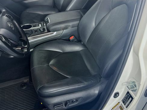 Used 2020 Toyota Highlander Limited AWD/4WD image 19