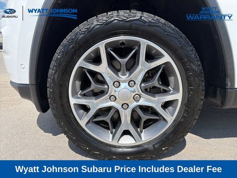 Used 2021 Jeep Grand Cherokee Limited w/ Premium Lighting Group AWD/4WD image 3