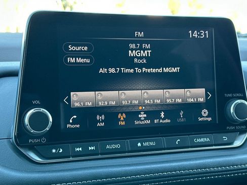 Used 2023 Nissan Rogue SV image 21