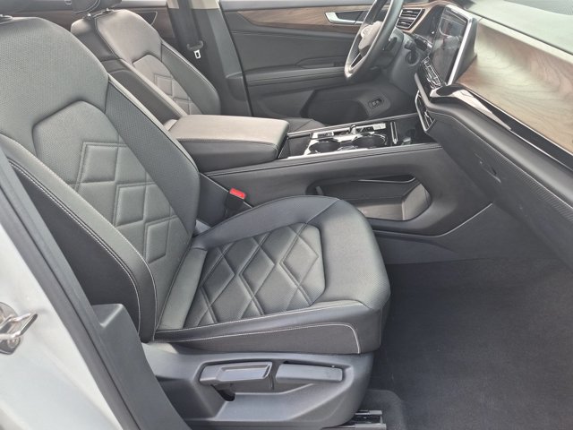 Used 2025 Volkswagen Atlas SE FWD image 31