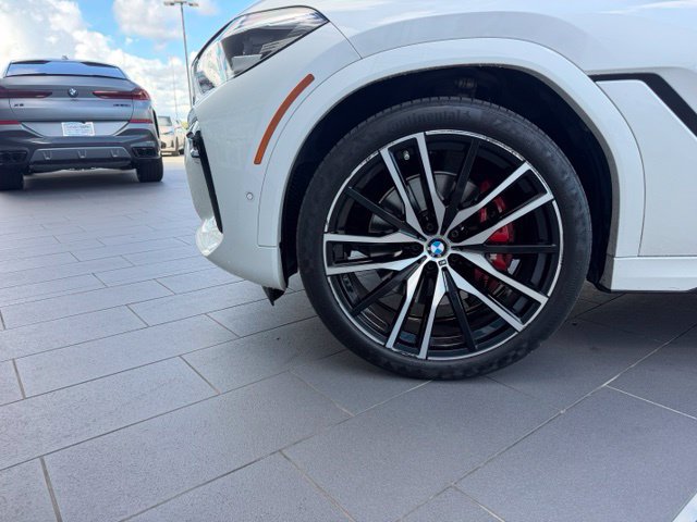 Used 2022 BMW X6 xDrive40i w/ M Sport Package AWD/4WD image 10