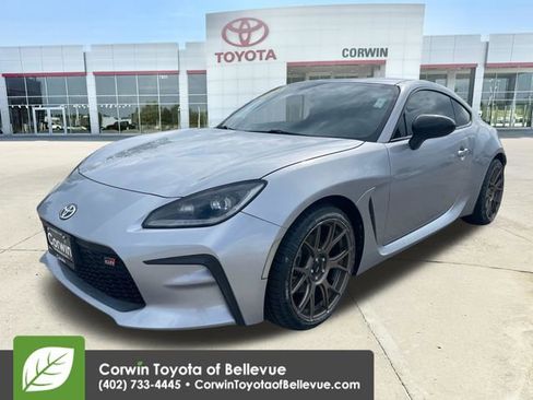 Used 2023 Toyota GR86 Premium w/ ALL Weather Mat Package (TMS) RWD image 7