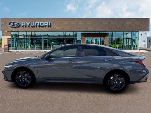 New 2026 Hyundai Elantra SEL Sport image 3