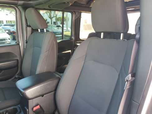 Used 2019 Jeep Wrangler Unlimited Sport S image 19