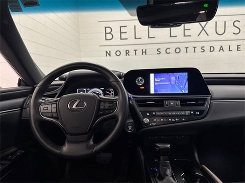 Used 2025 Lexus ES 300h 300h image 9