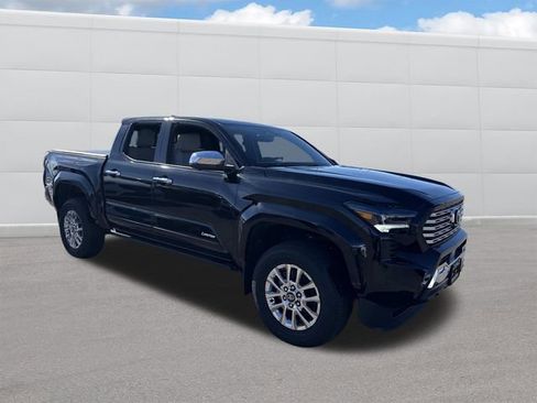 Used 2024 Toyota Tacoma Limited w/ Limited Package (LT) image 8