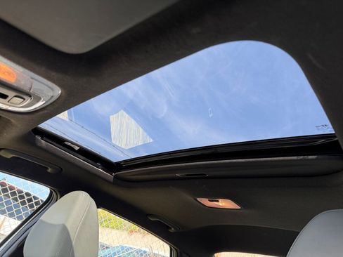 Used 2025 Hyundai Elantra Limited image 28