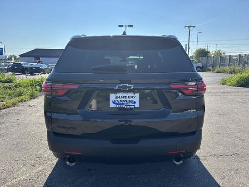 Used 2023 Chevrolet Traverse LT FWD image 6