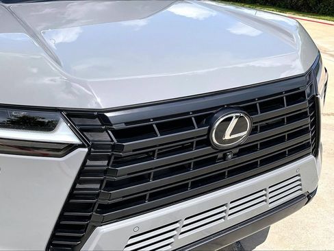 Used 2026 Lexus GX 550 w/ Accessory Package (2T) AWD/4WD image 39