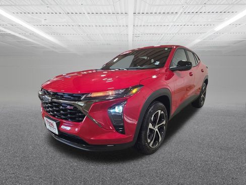 New 2026 Chevrolet Trax RS w/ Driver Confidence Package image 2