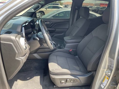 Used 2024 Chevrolet Colorado LT w/ LT Convenience Package II RWD image 10