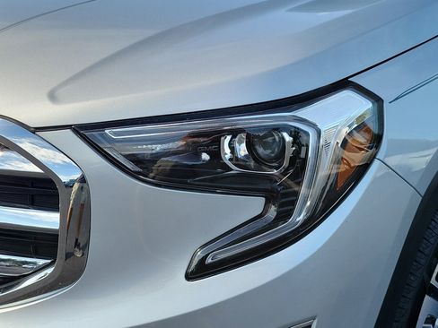 Used 2021 GMC Terrain SLT w/ Infotainment Package II image 9