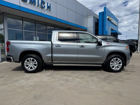 Used 2023 Chevrolet Silverado 1500 LTZ AWD/4WD image 6