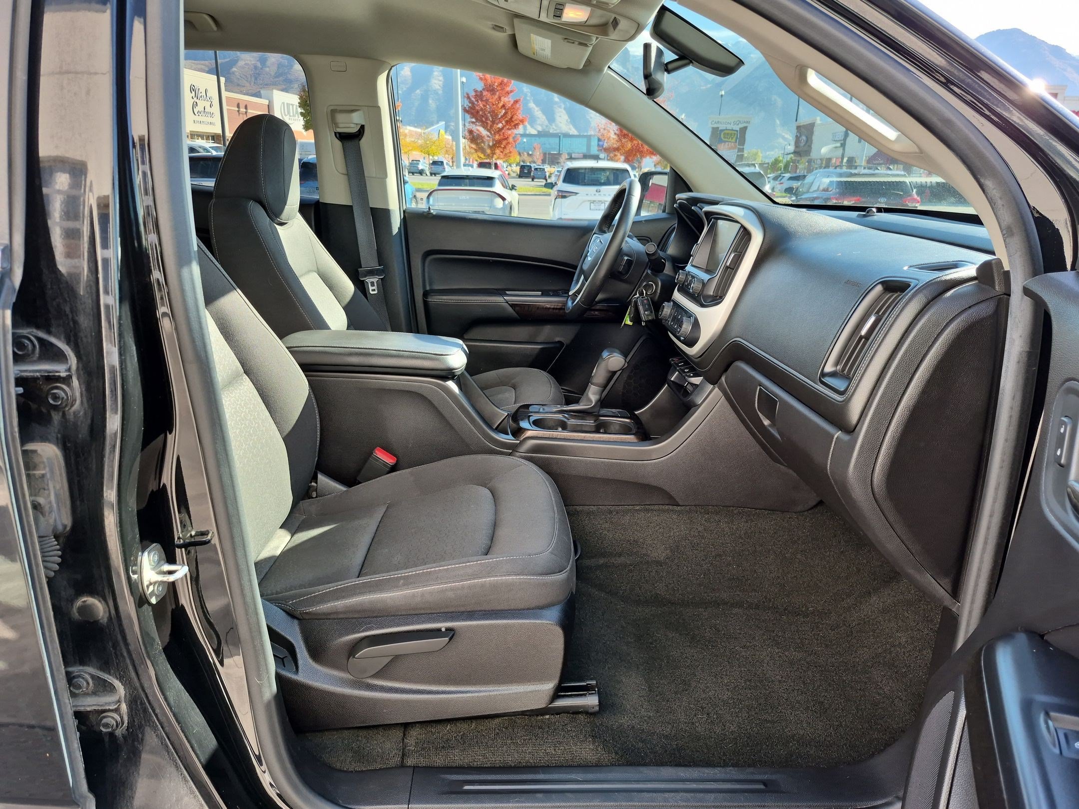 Used 2015 GMC Canyon SLE w/ SLE Convenience Package RWD image 32