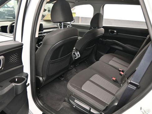 Used 2024 Kia Sorento LX image 34