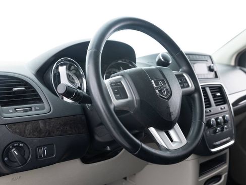 Used 2016 Dodge Grand Caravan SE w/ Quick Order Package 29E SE FWD image 23
