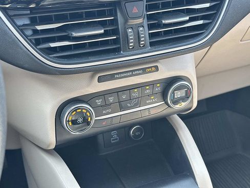 Used 2020 Ford Escape SE AWD/4WD image 32