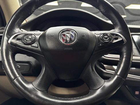 Used 2021 Buick Enclave Essence image 21
