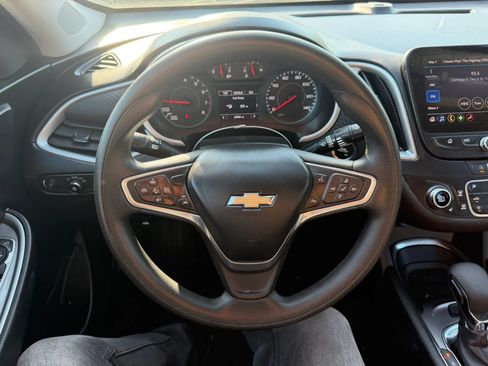 Used 2023 Chevrolet Malibu LT FWD image 18
