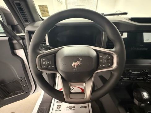 New 2025 Ford Bronco Base image 17