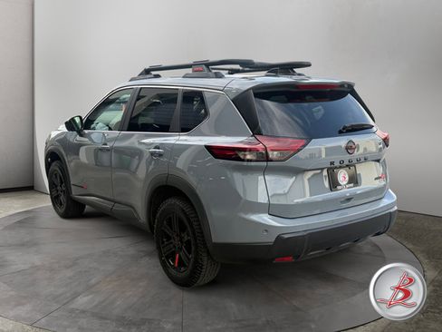 Used 2026 Nissan Rogue SV AWD/4WD image 5