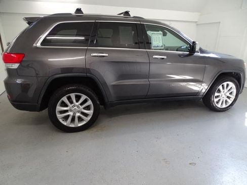 Used 2017 Jeep Grand Cherokee Limited AWD/4WD image 26
