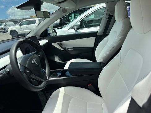 Used 2021 Tesla Model Y Long Range AWD/4WD image 12