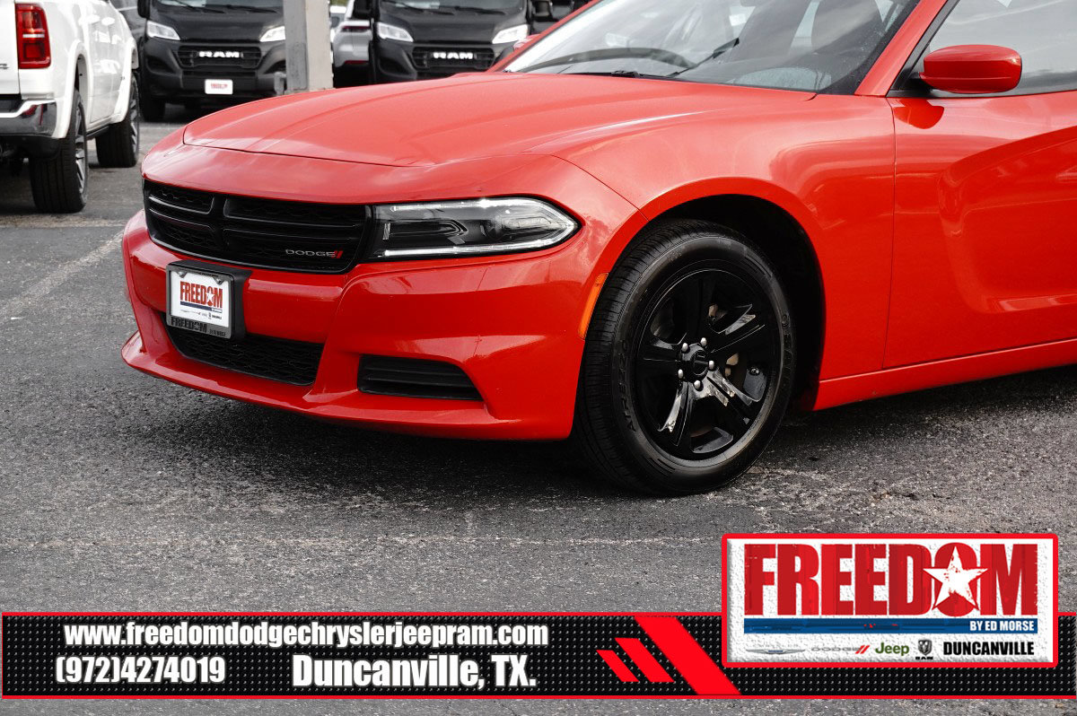 Used 2022 Dodge Charger SXT RWD image 39