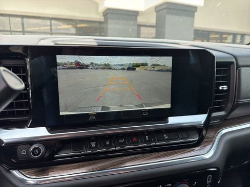 Used 2024 Chevrolet Silverado 2500 LT image 21