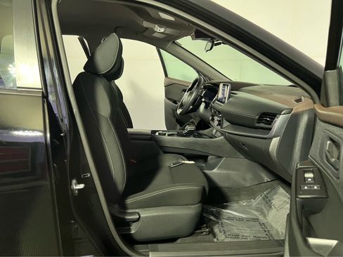 Used 2023 Nissan Rogue S AWD/4WD image 26
