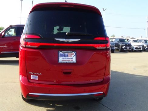 Certified 2025 Chrysler Pacifica Select FWD image 7
