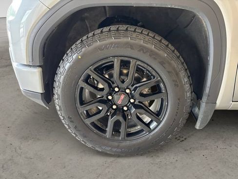 Used 2023 GMC Sierra 1500 Elevation w/ X31 Off-Road Package AWD/4WD image 15