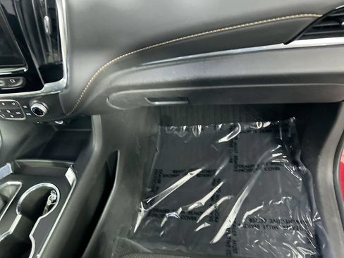 Used 2021 Chevrolet Traverse LT FWD image 32