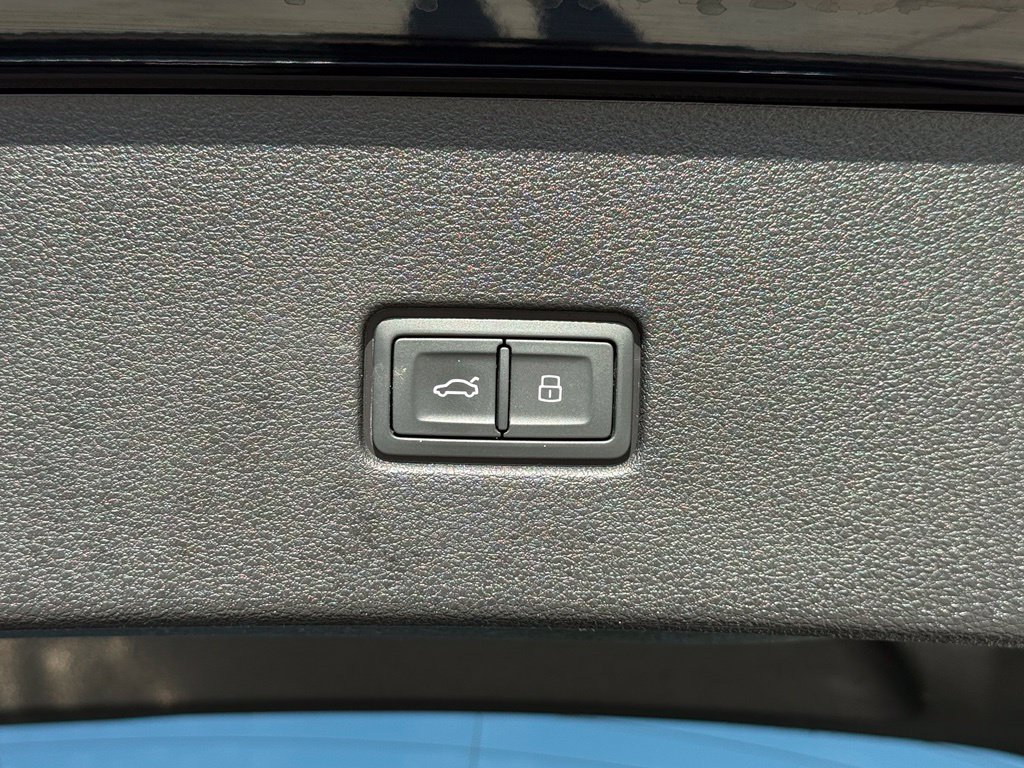 Used 2023 Audi Q8 Premium Plus AWD/4WD image 37