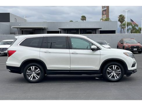 Certified 2018 Honda Pilot EX image 7