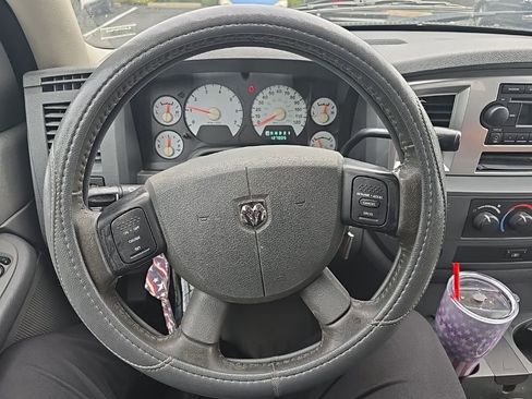 Used 2008 Dodge Ram 1500 Truck SLT AWD/4WD image 4