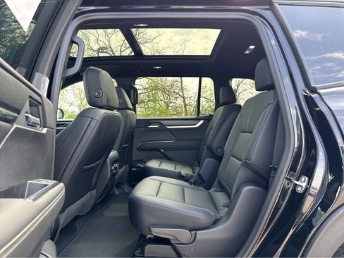 New 2026 GMC Acadia Elevation w/ Black Edition AWD/4WD image 8