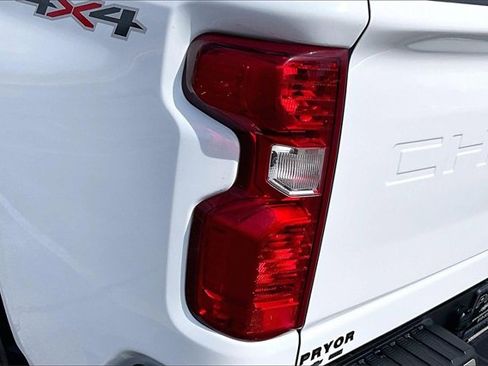 Used 2025 Chevrolet Silverado 2500 LT w/ Convenience Package image 24