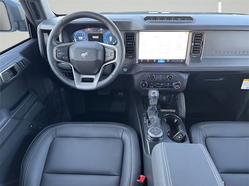 New 2025 Ford Bronco Badlands image 5