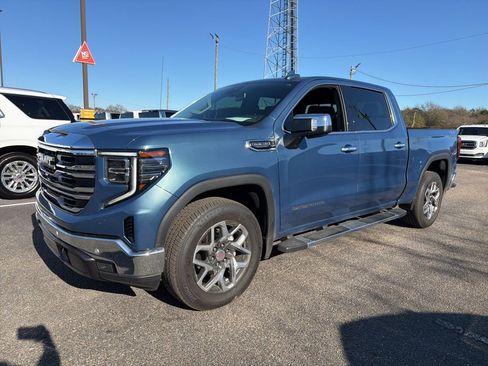 Certified 2024 GMC Sierra 1500 SLT w/ SLT Convenience Package image 3