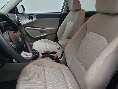 Used 2025 Kia Soul LX image 17