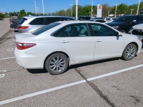 Used 2016 Toyota Camry XLE w/ Moonroof Package image 4